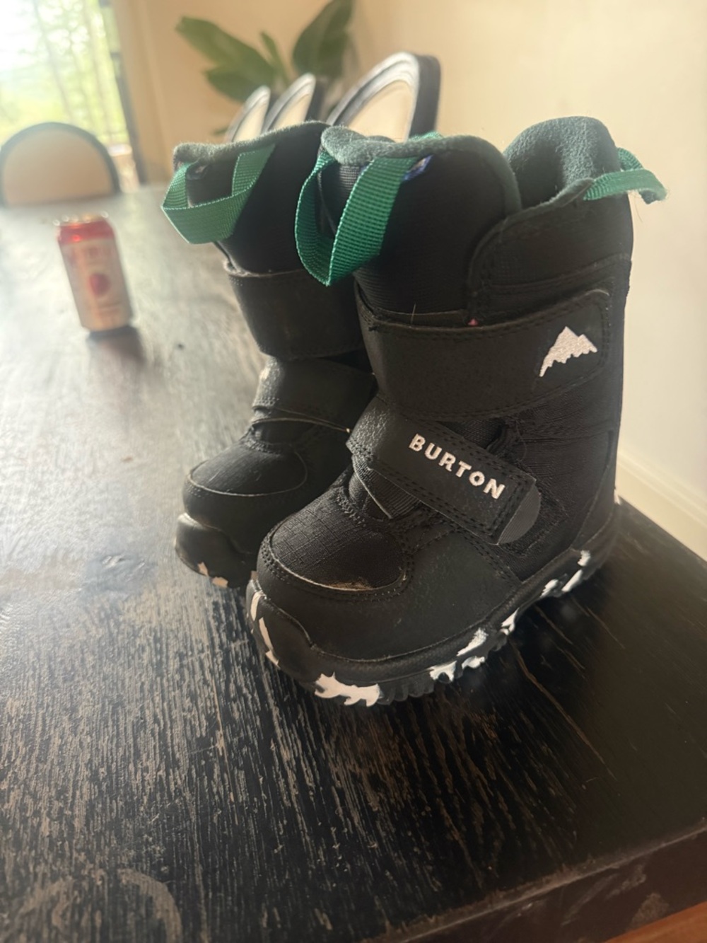 Burton Kids Black Snowboard Boots with Green Pull Tabs 9c